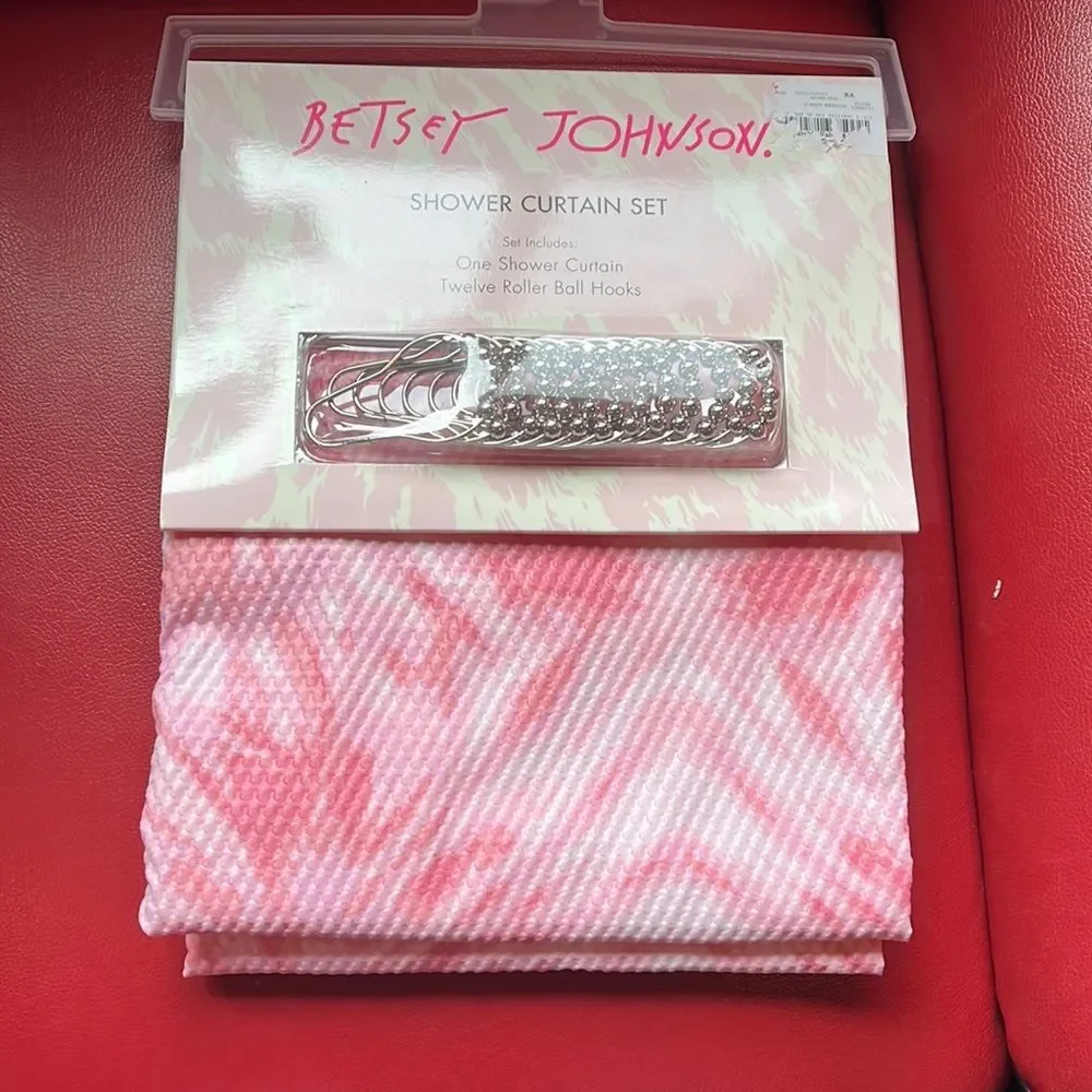 NWT Betsey Johnson shower curtain with hooks